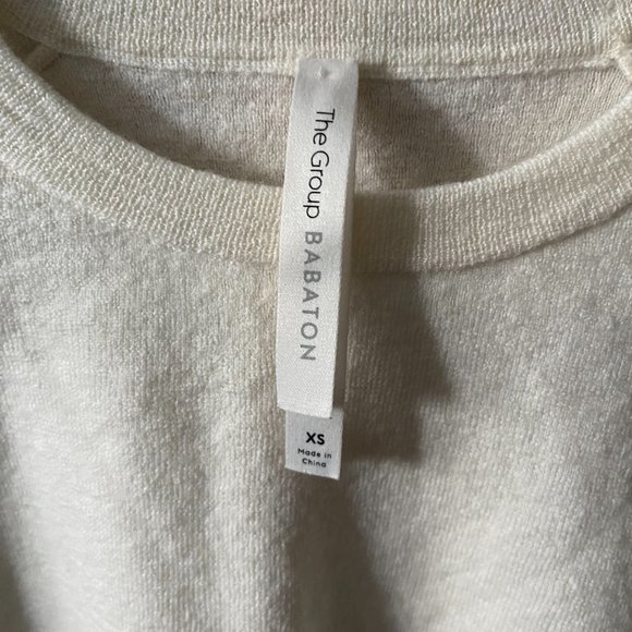 The group babaton white wool sweather aritizia - Picture 2 of 3